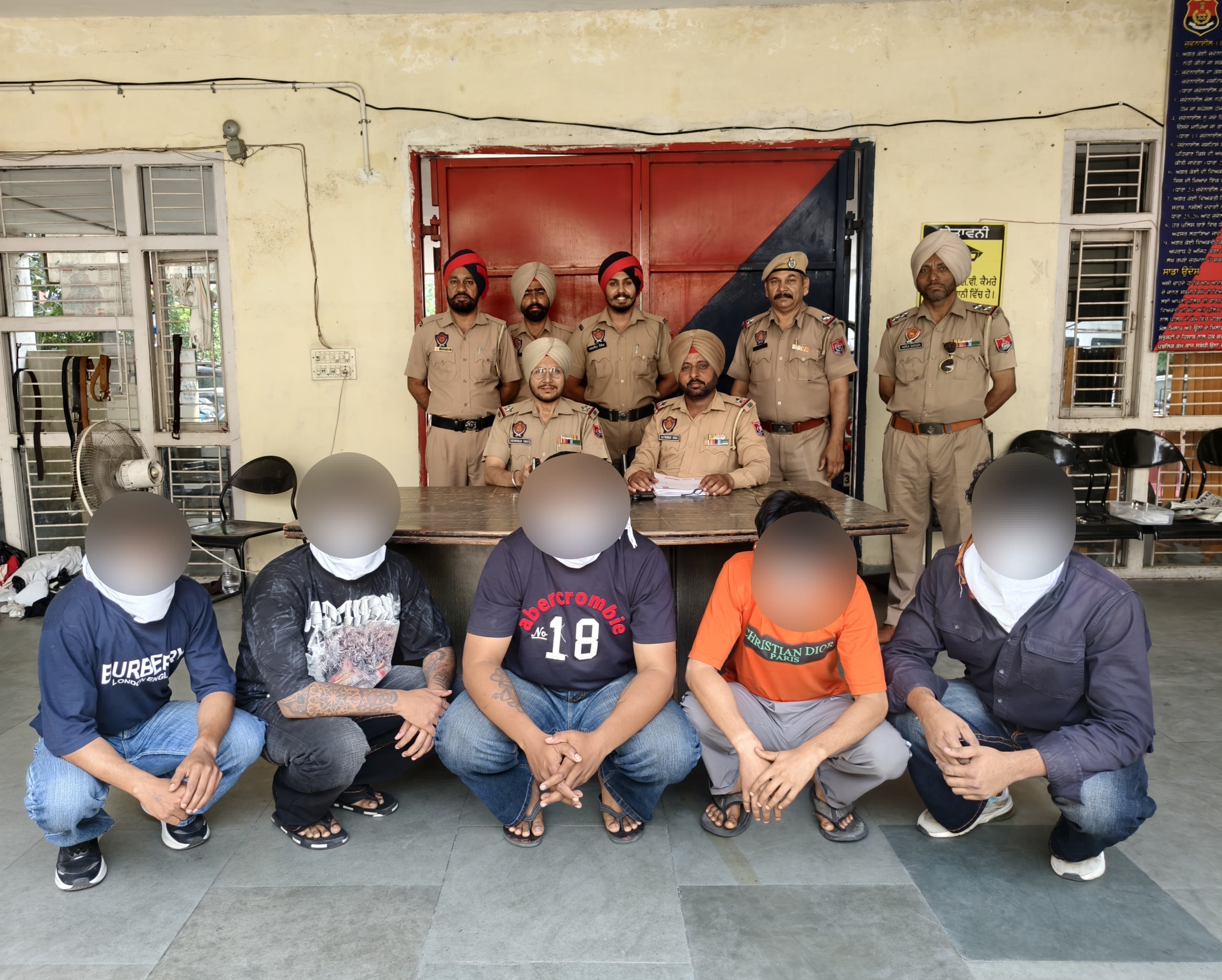 जालंधर पुलिस ने 6 आरोपियों को हथियारों सहित किया गिरफ्तार